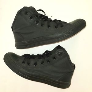Converse 8, 39 black canvas tennis shoes